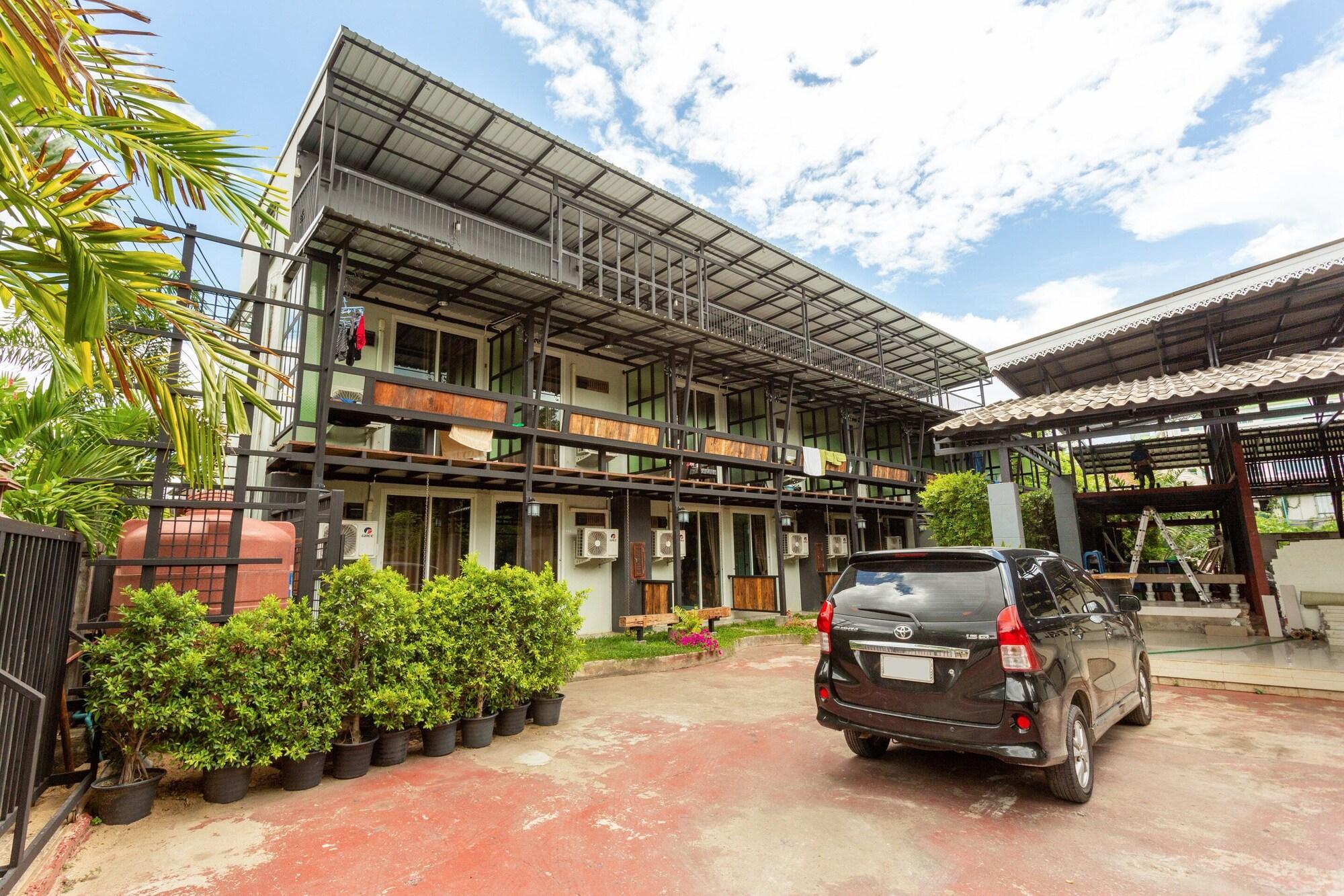 Capital O 1051 Pagoda House Chiang Mai Bagian luar foto